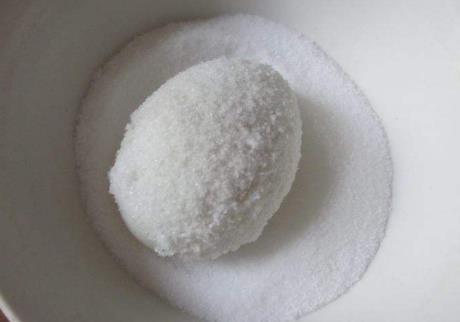 腌咸鴨蛋時(shí)，用食鹽還是泥土？用錯(cuò)了方法，難怪鴨蛋不起沙不流油